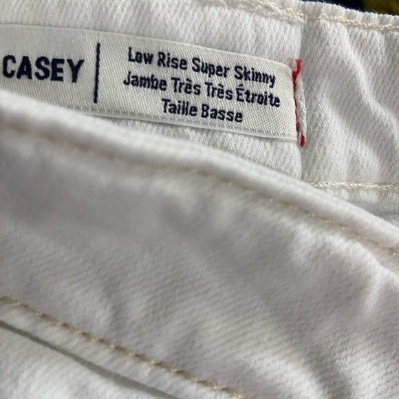 Bundle of True religion jeans. 20$ each
Get for $30 - Picture 4 of 7